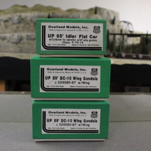 Overland Models 3005/3021 Union Pacific 89' DC 10 Wing Car set HO scale