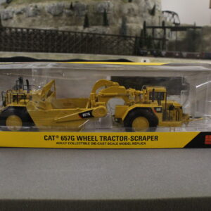 Norscot 55175 CAT 657G Wheel Tractor-Scraper 1:50 scale