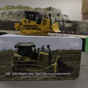 Diecast Masters 85555 Cat D7E Track-Type Tractor Pipeline Configuration 1:50 scale